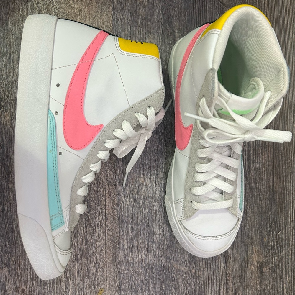 Nike Blazer Mid 77 DA4295-100 White/Pink Glow/Pure Platinum Women Size 6